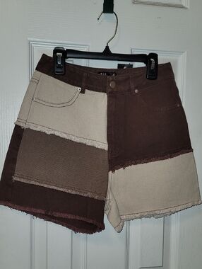 Timing Patchwork Two-Tone Brown Jean Shorts